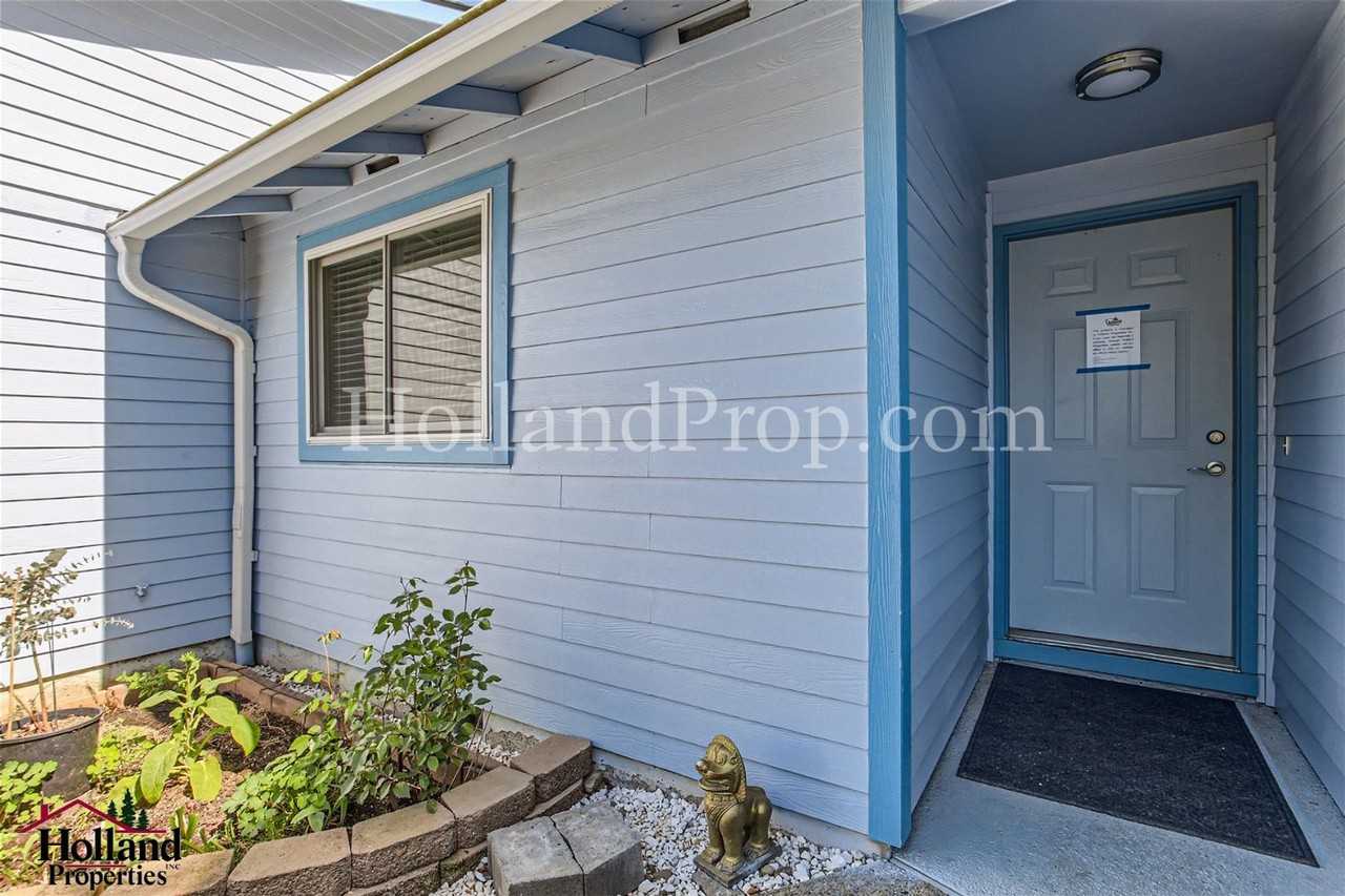 1664 Se Dowery Ln - Photo 2 of 15