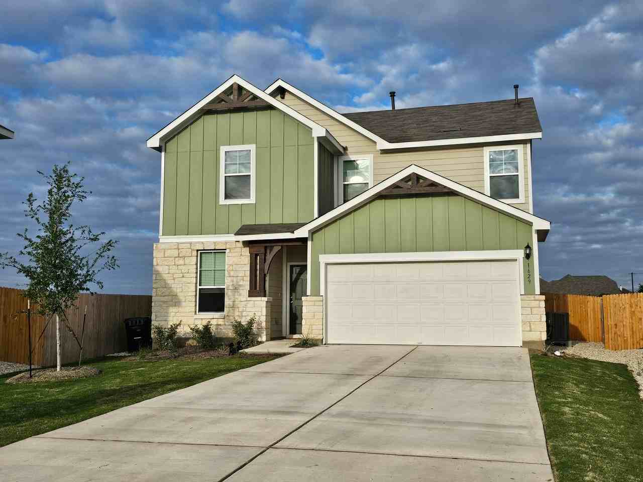 1629 Brimhurst Dr - Photo 2 of 46