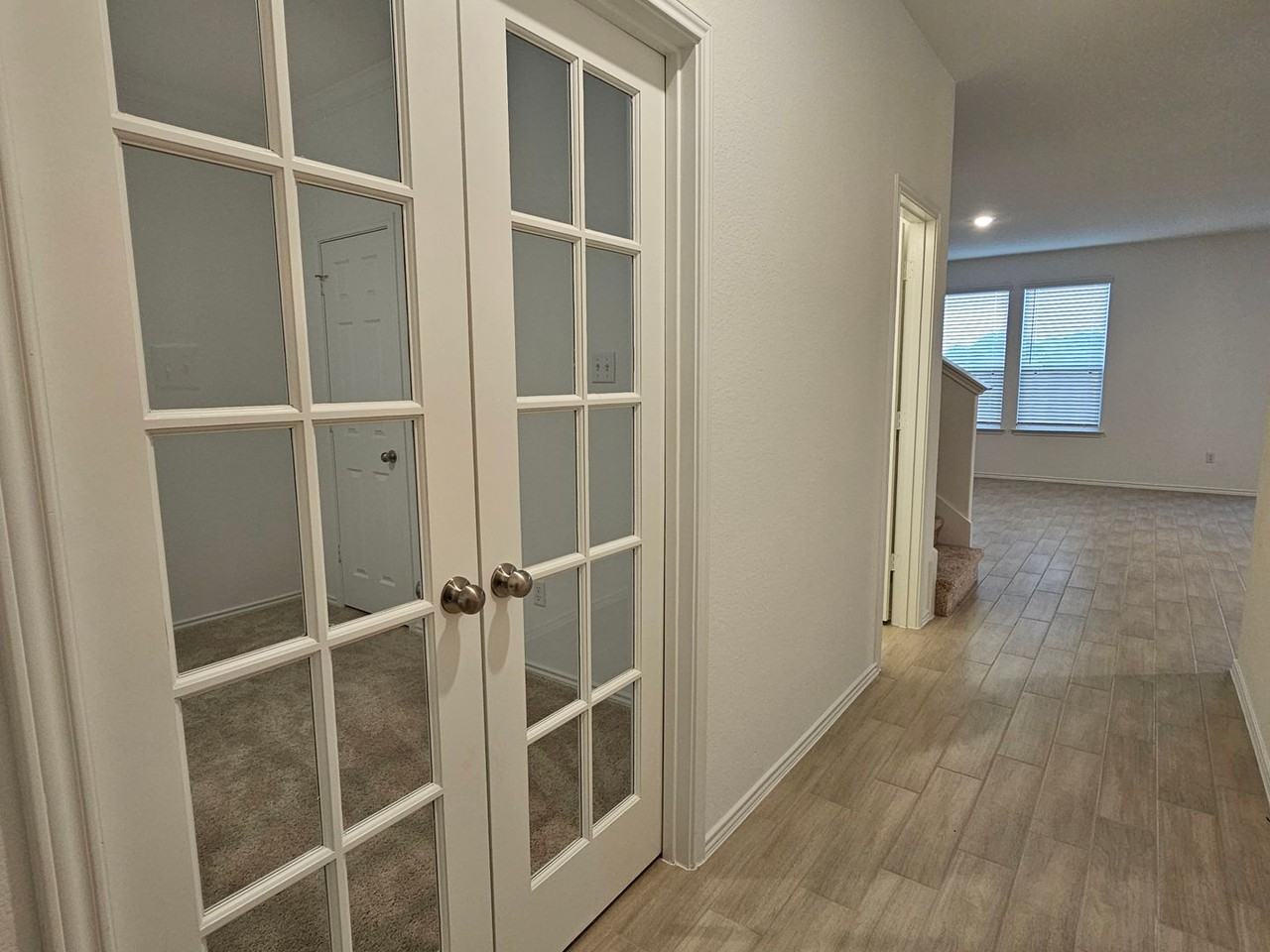 1629 Brimhurst Dr - Photo 3 of 46