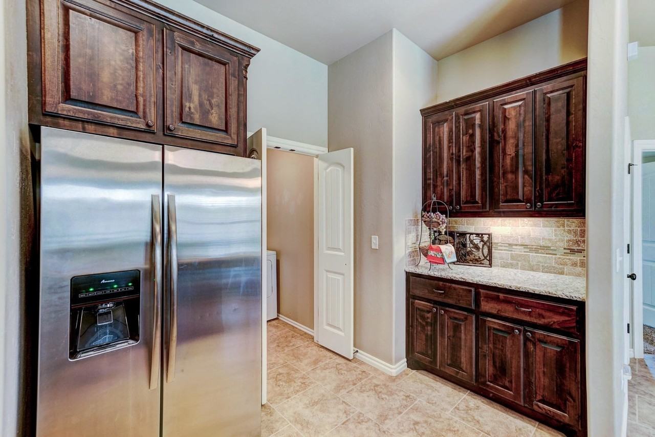 5601 Goldfinger Road - Photo 3 of 37