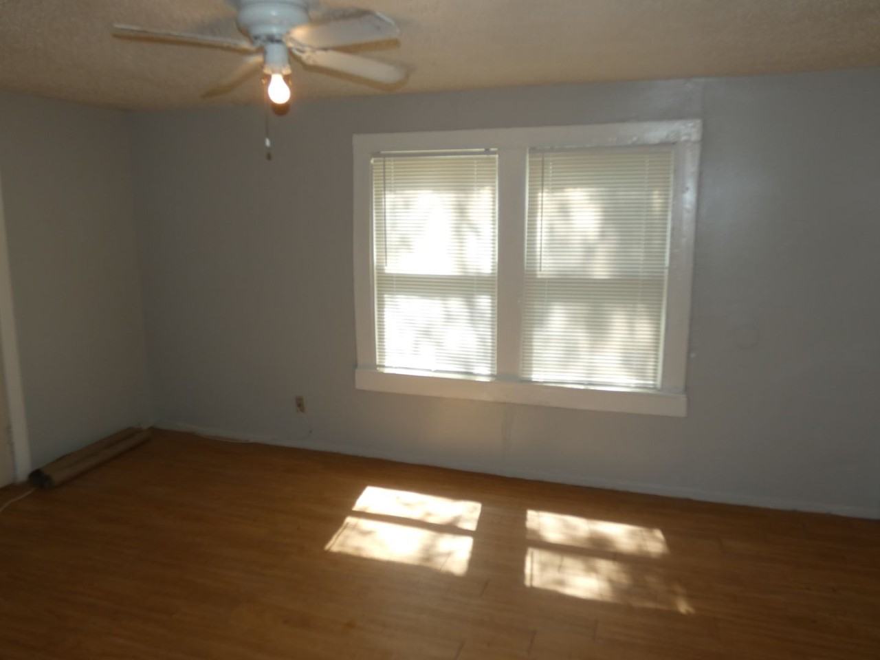1241 Houston St - Photo 6 of 12