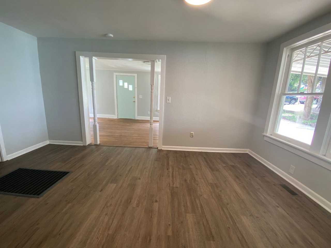 313 Hale St - Photo 2 of 13