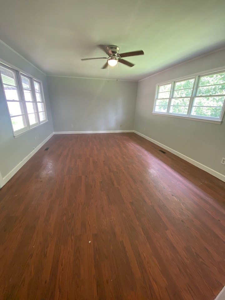 313 Hale St - Photo 7 of 13