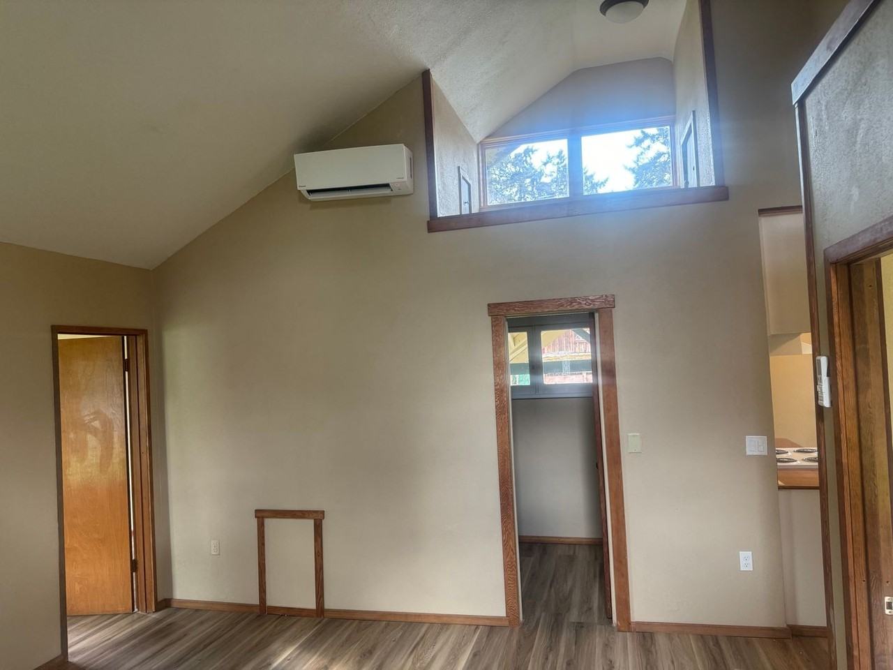 1657 Mississippi Ave - Photo 2 of 7