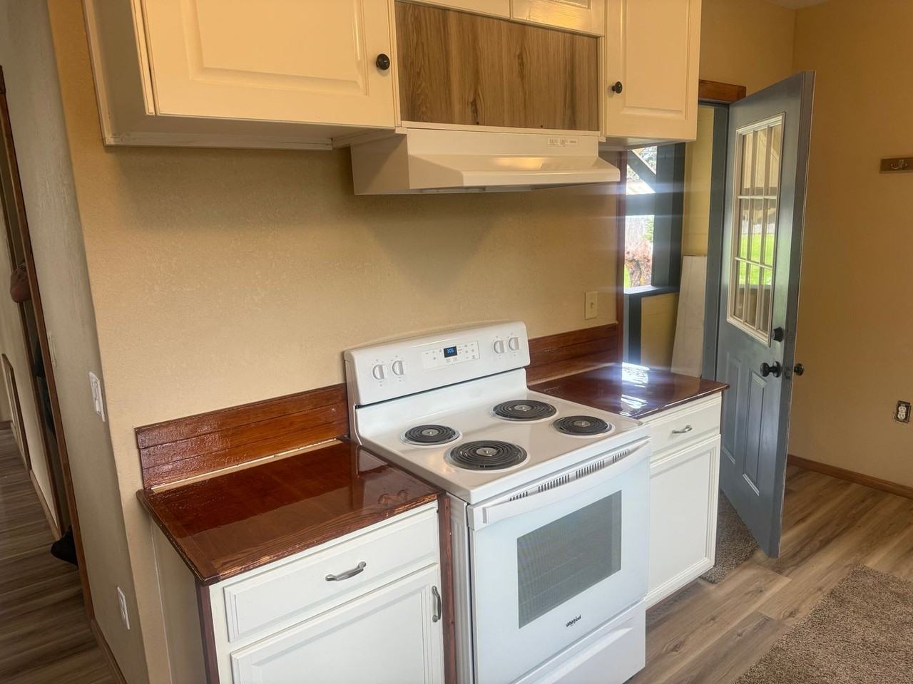 1657 Mississippi Ave - Photo 3 of 7