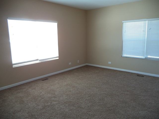 649 Winchester Ct - Photo 3 of 10