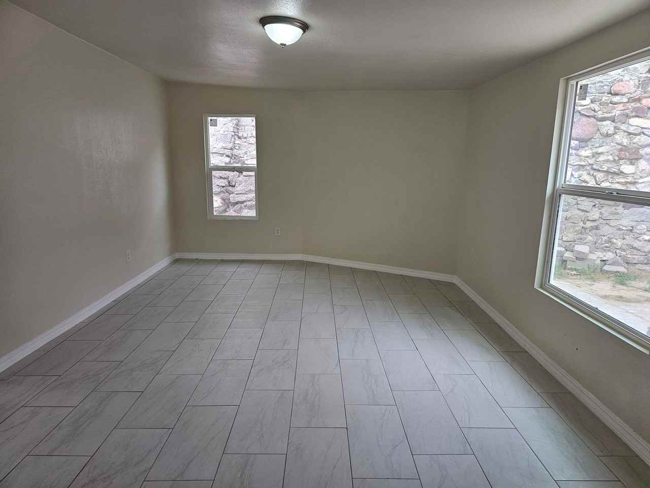 Batiste 5890 - Photo 2 of 5