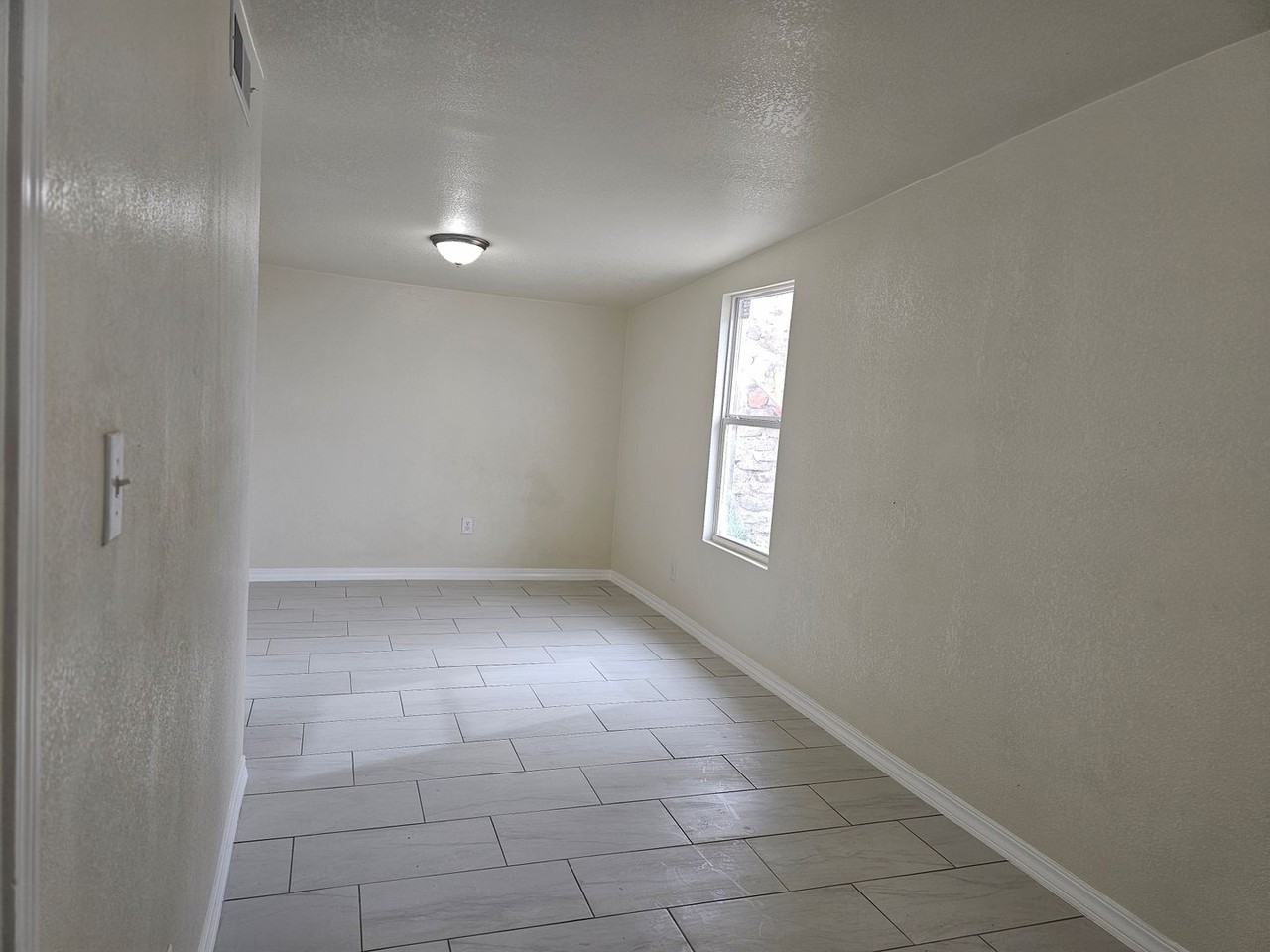 Batiste 5890 - Photo 3 of 5