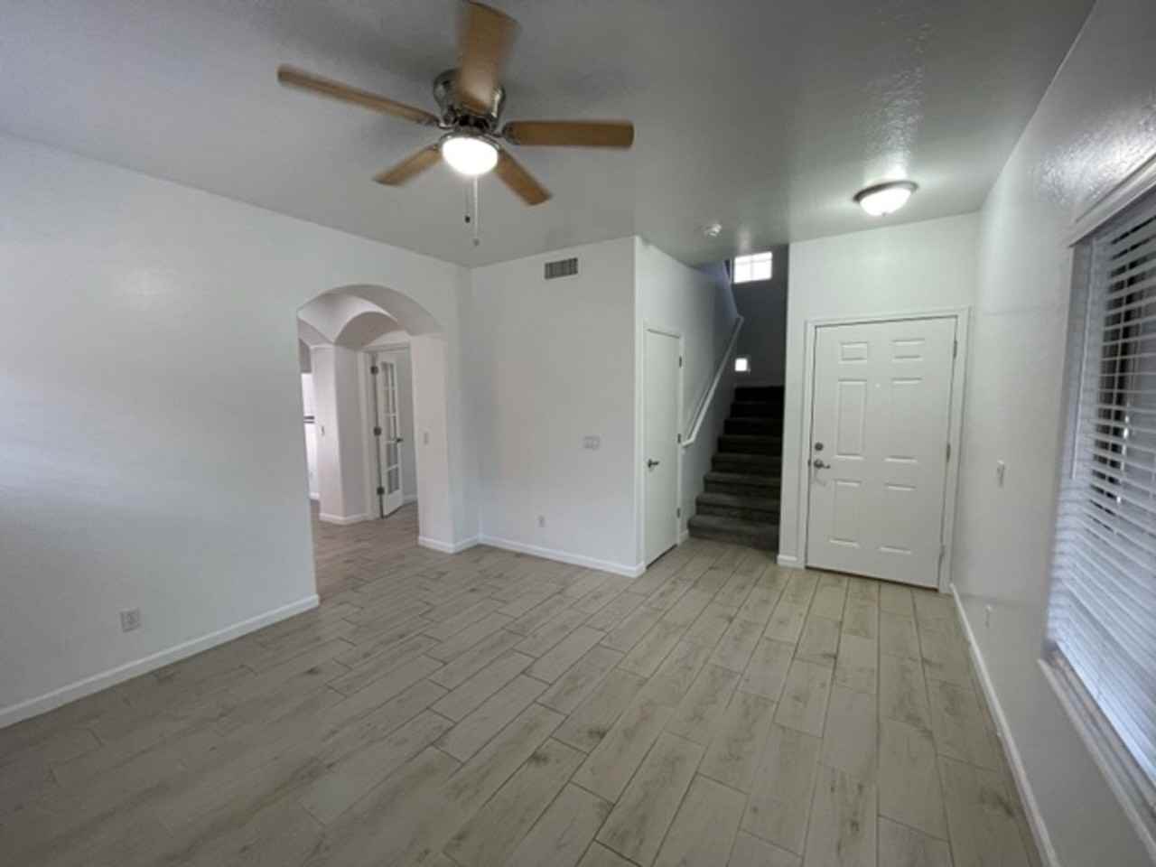 408 W Copper Way - Photo 3 of 37