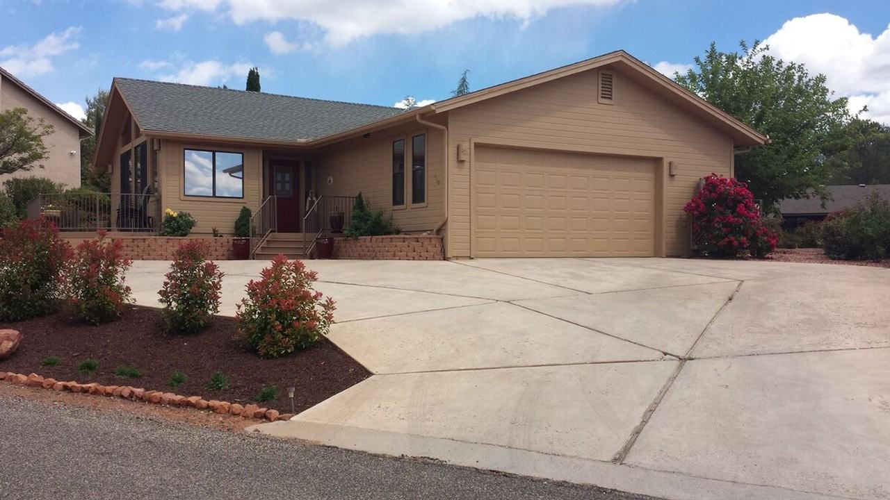 450 Concho Drive - Photo 4 of 27