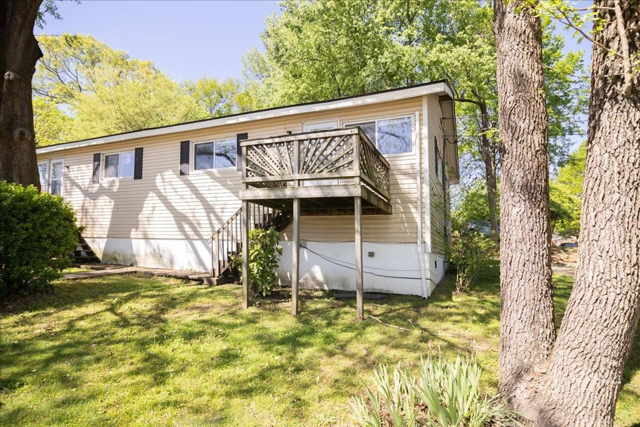 1096 Herndon St Nw #B - Photo 4 of 21