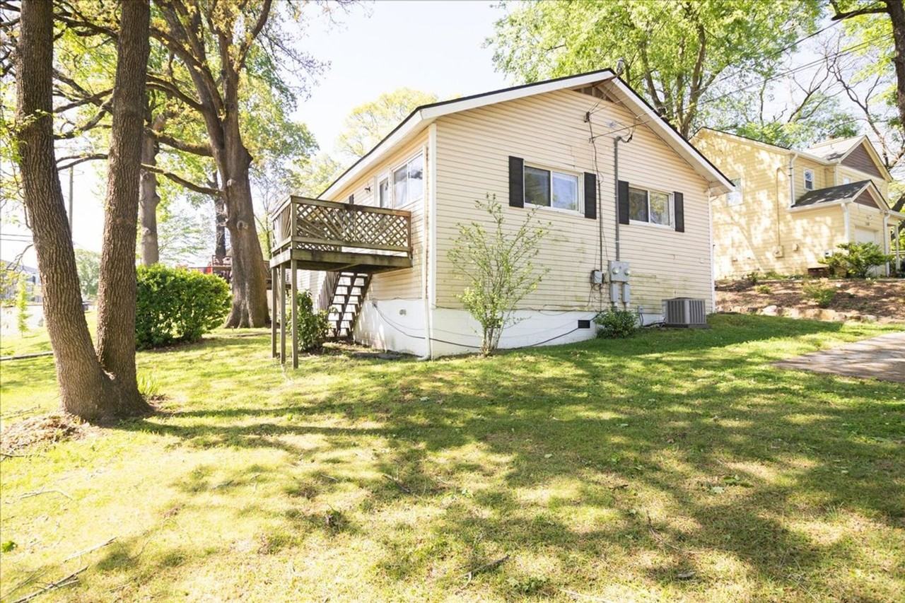1096 Herndon St Nw #B - Photo 6 of 21