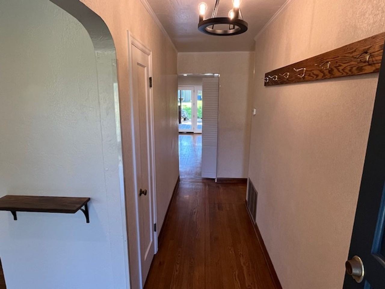 5920 Bernhard Ave - Photo 3 of 42