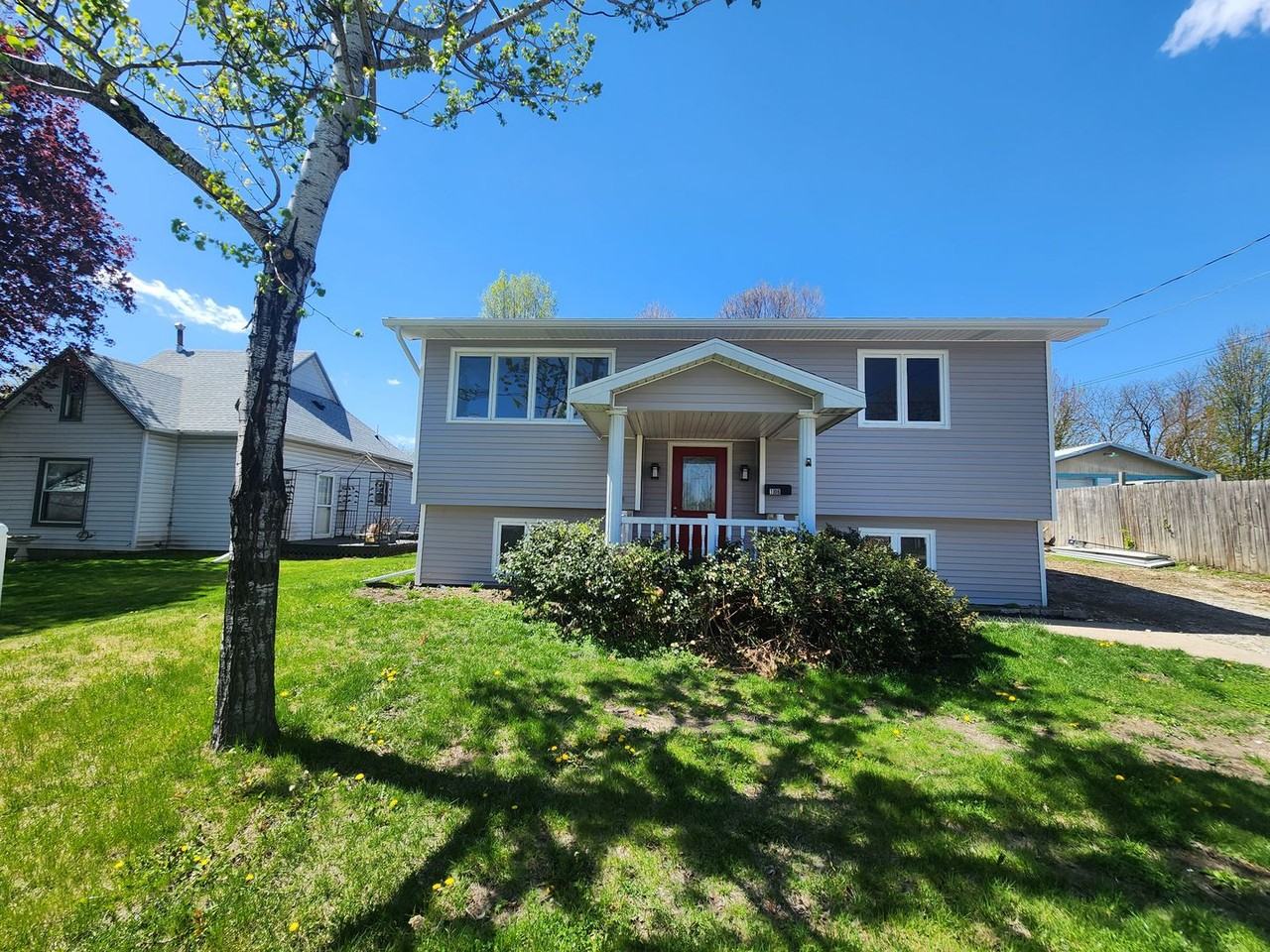 106 S Attica Rd - Photo 2 of 24