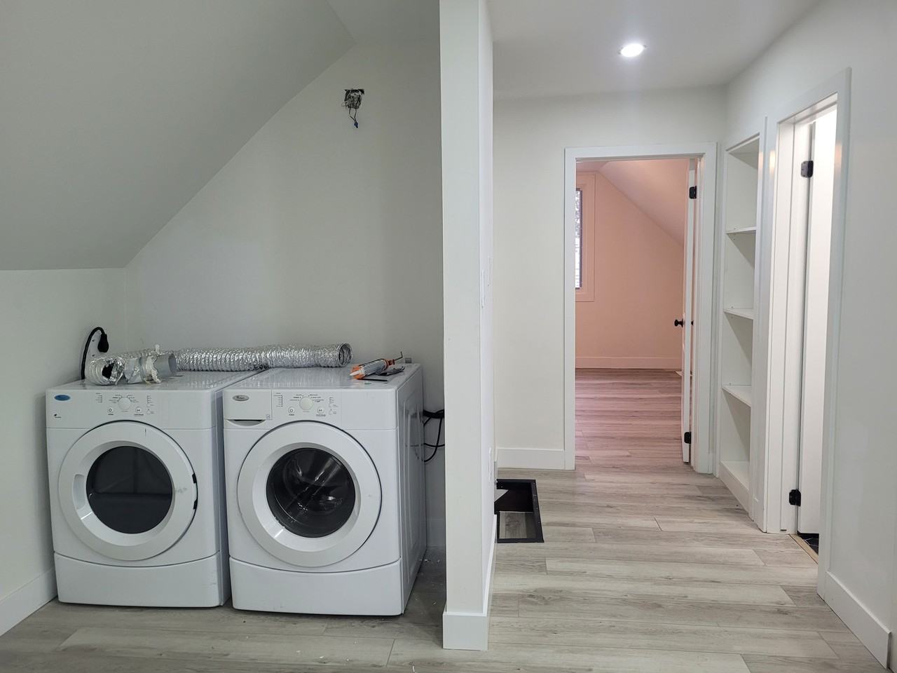 24 Ferrie Street East - Photo 7 of 18