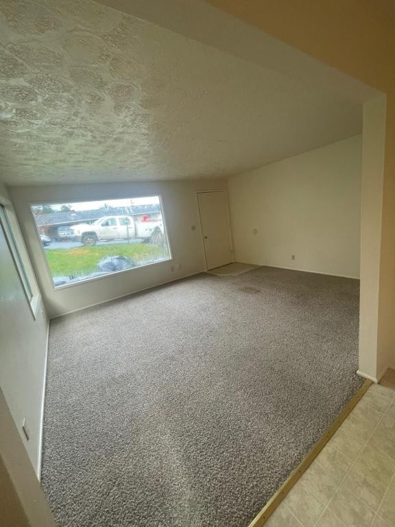 825 S Hill Dr - Photo 2 of 9
