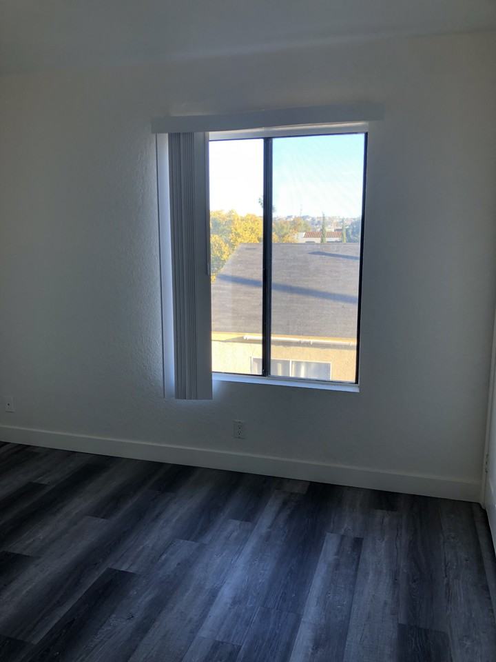 1080 Temple Avenue Long Beach #203 - Photo 2 of 19