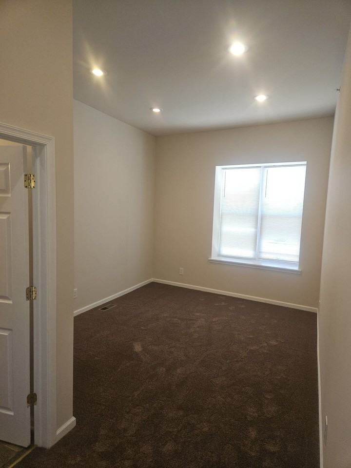 1580 Hornberger Avenue - Photo 3 of 16