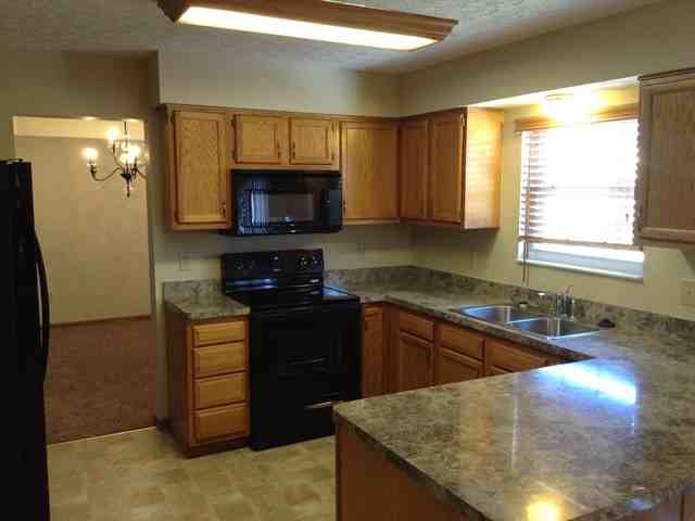 206 Aston Ct - Photo 3 of 19