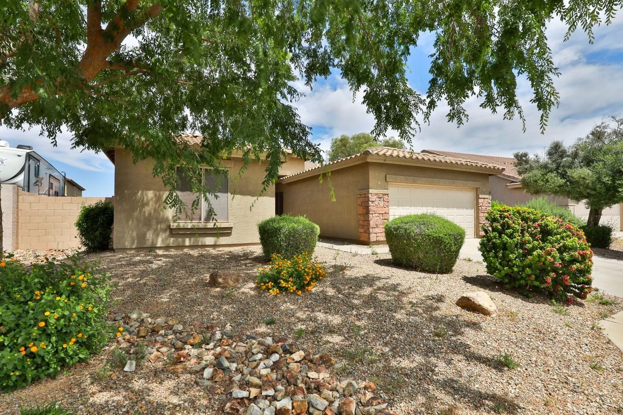 11412 E Segura Ave - Photo 4 of 44