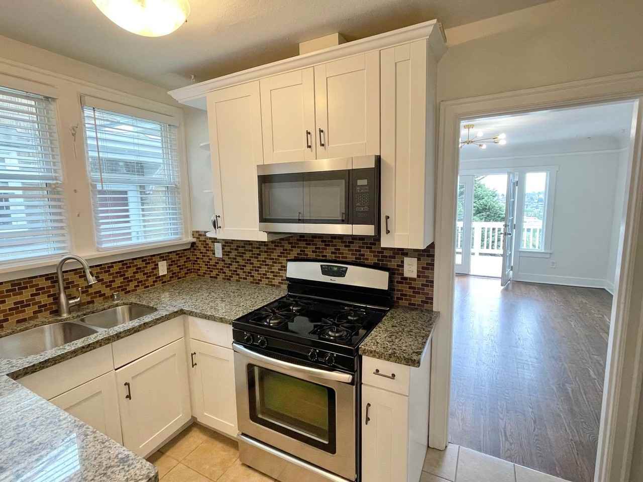 3030 26th Ave W - Photo 3 of 23