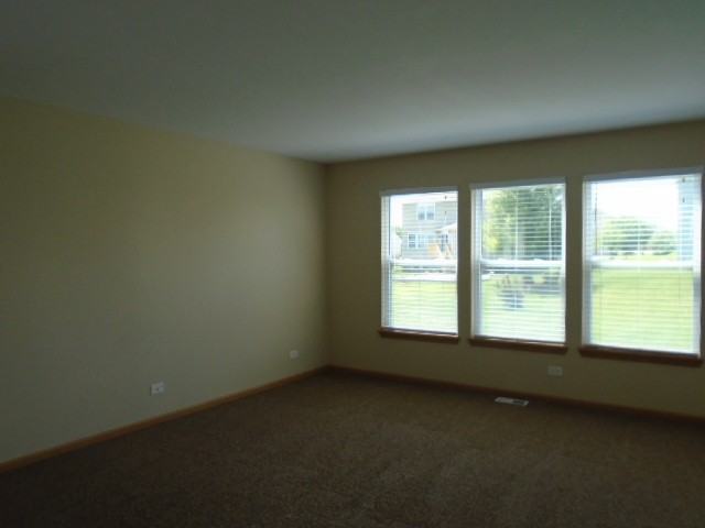 609 Sara Ln - Photo 2 of 12