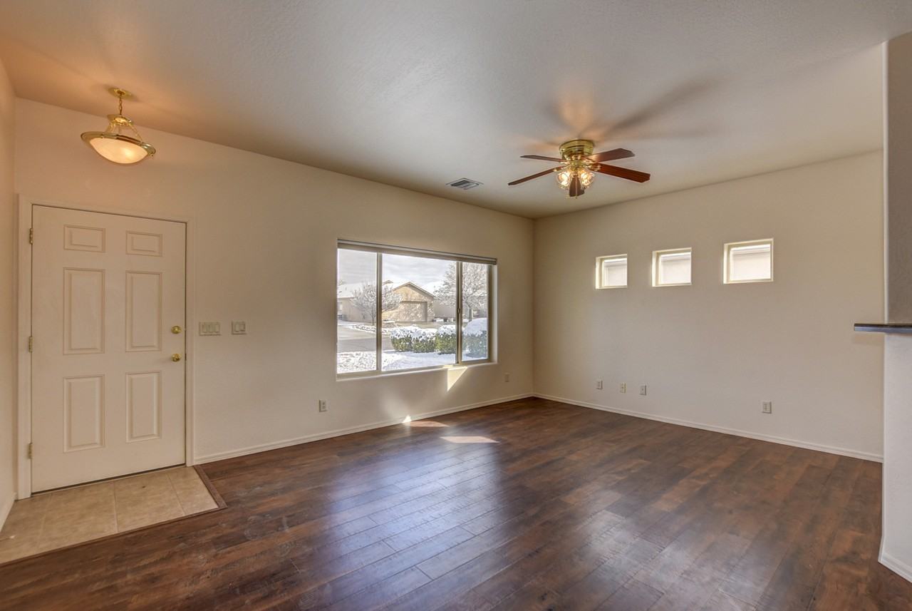 2139 Touchstone Dr - Photo 3 of 24