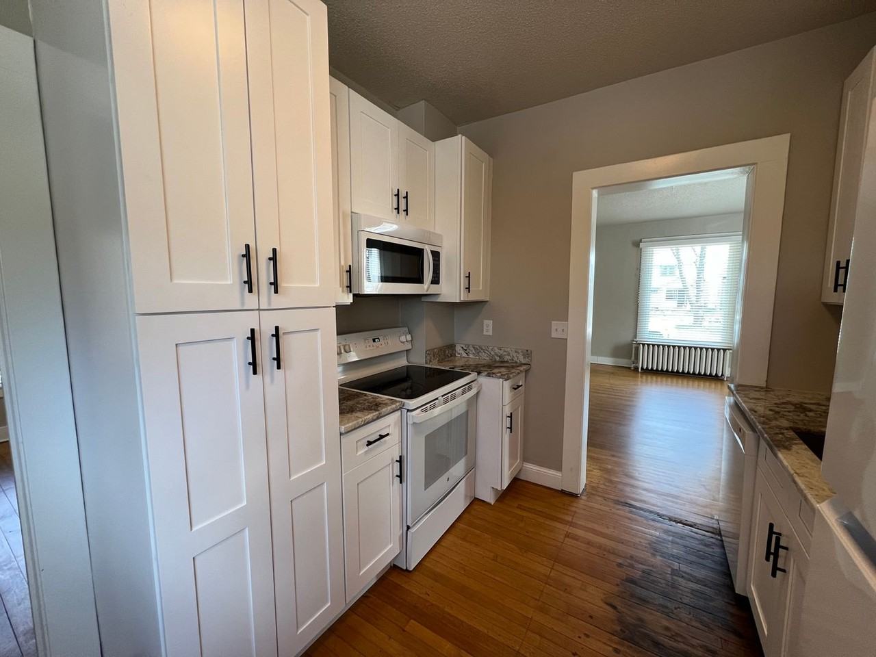 803 S 1st Ave - Photo 6 of 21