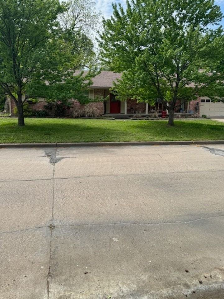 1217 Se Greystone Ave - Photo 2 of 3