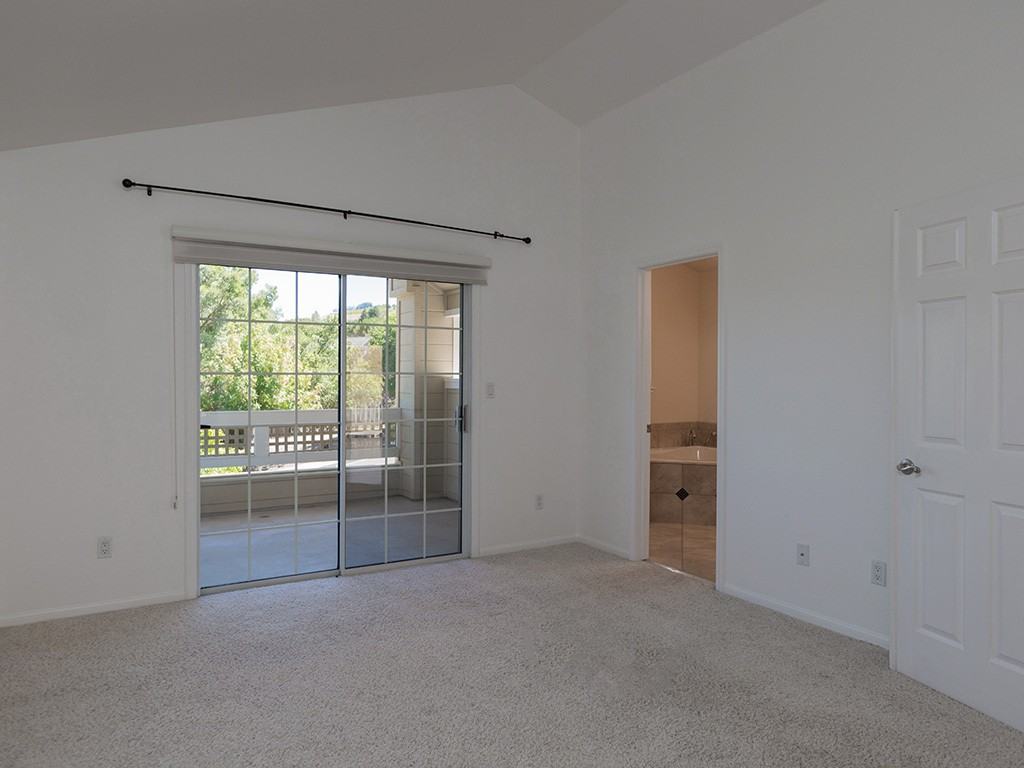 1348 Fountain Springs Cir - Photo 6 of 20