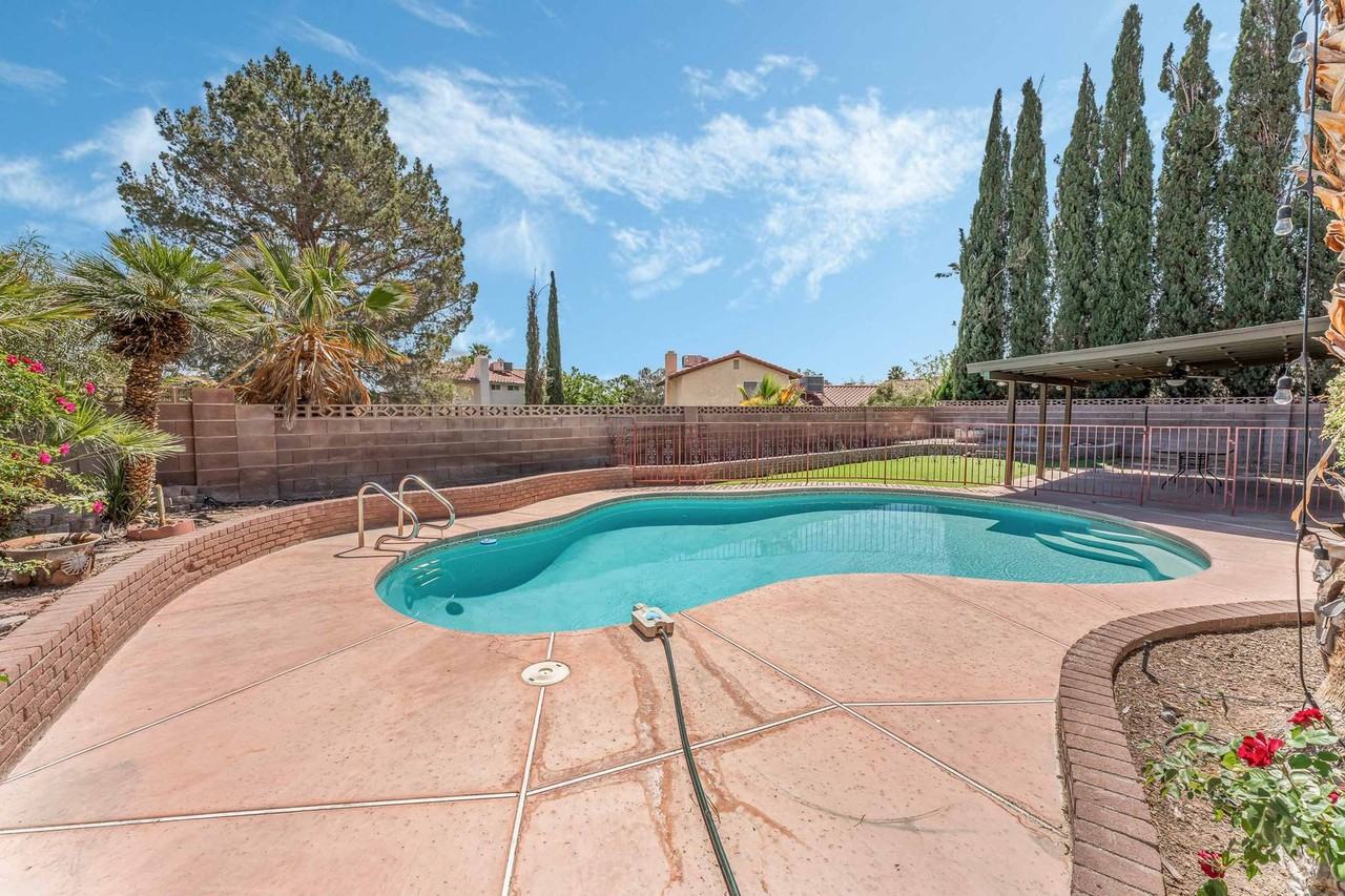 1521 Padova Dr - Photo 4 of 23