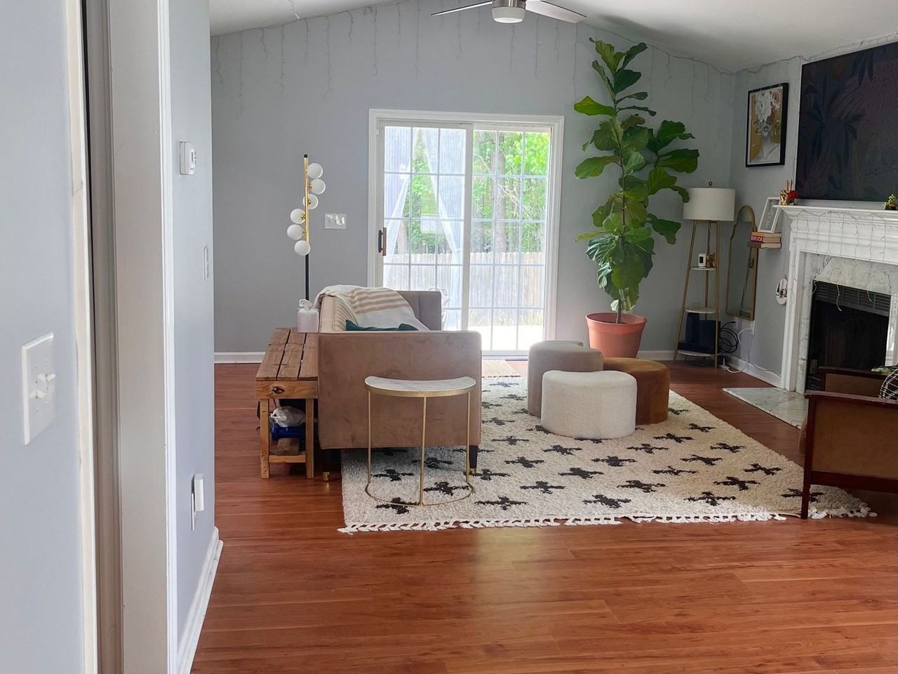 4032 Pearl Rd - Photo 3 of 21