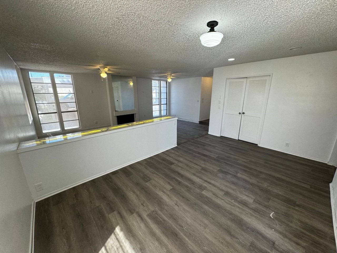 3336 Sylvia St - Photo 4 of 15