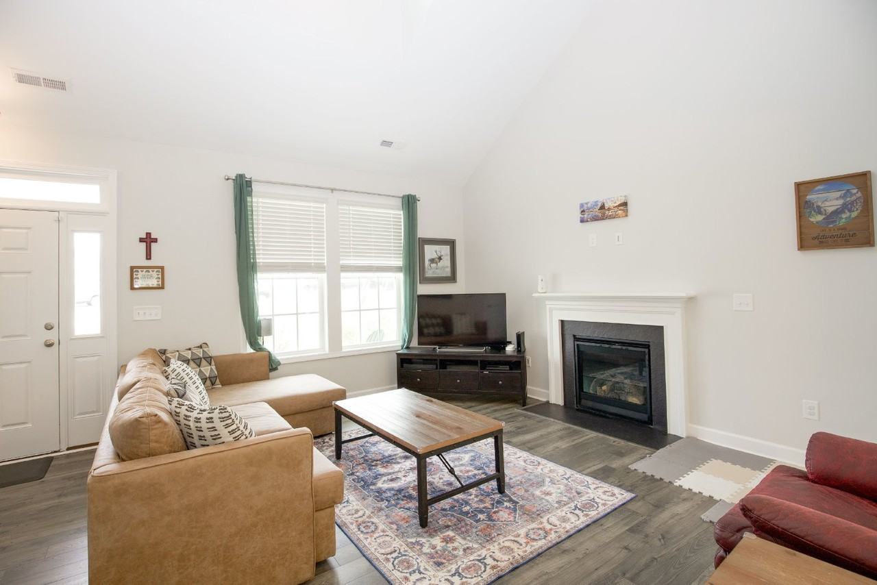 3000 Wilton Way - Photo 3 of 50