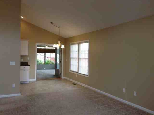 1080 Windsor Crossing - Photo 3 of 12