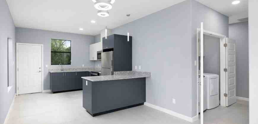 1404 W Harrison Ave #3 - Photo 3 of 13