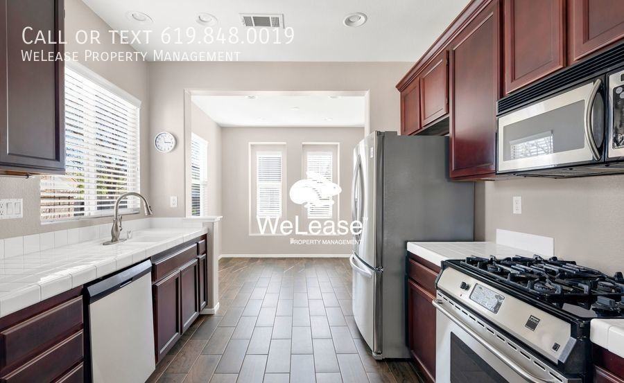 27822 Whisperwood Dr - Photo 3 of 22