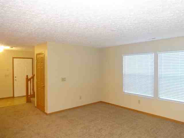 3134 Cumberland Woods Dr - Photo 2 of 10