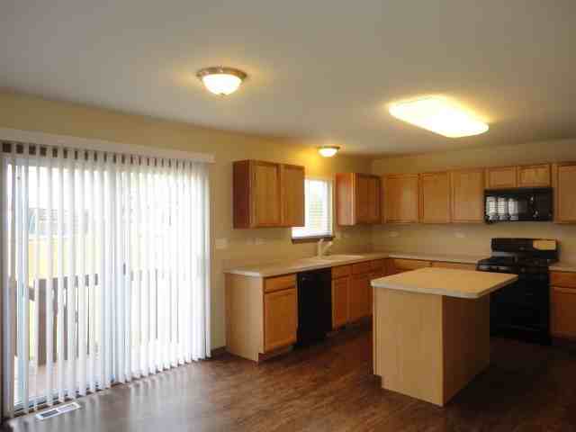 1505 Elizabeth Ct - Photo 3 of 13