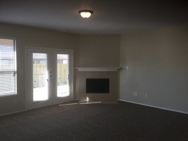 421 Sandy Creek Dr - Photo 2 of 12