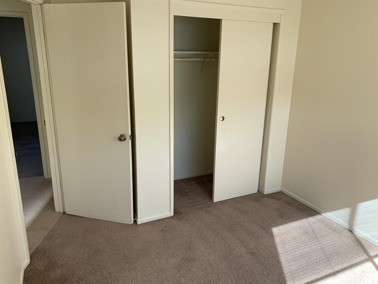 Couper 599 - Photo 5 of 5