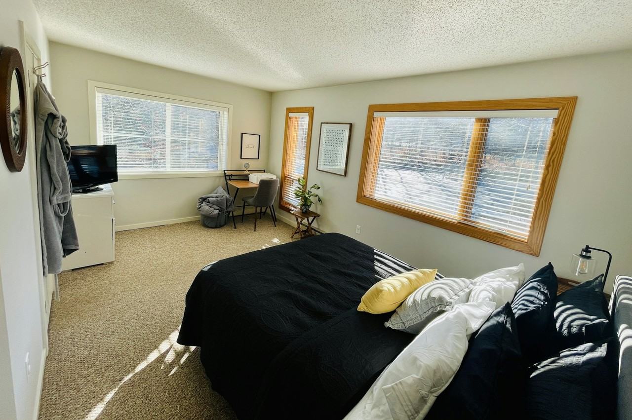 1421 Highlands - Photo 2 of 6