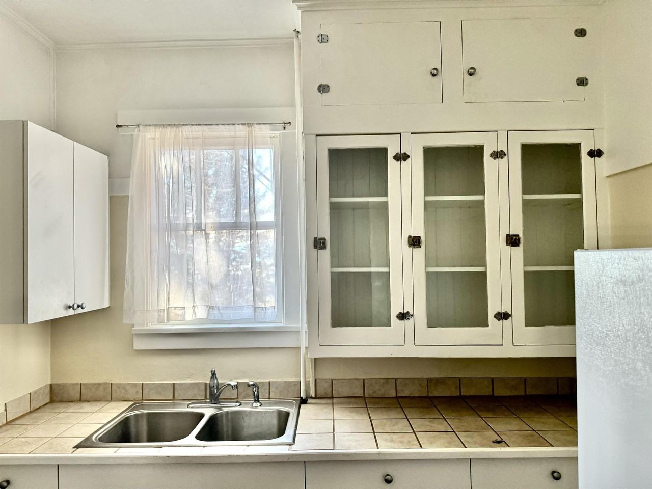 230 S Washington - Photo 2 of 20