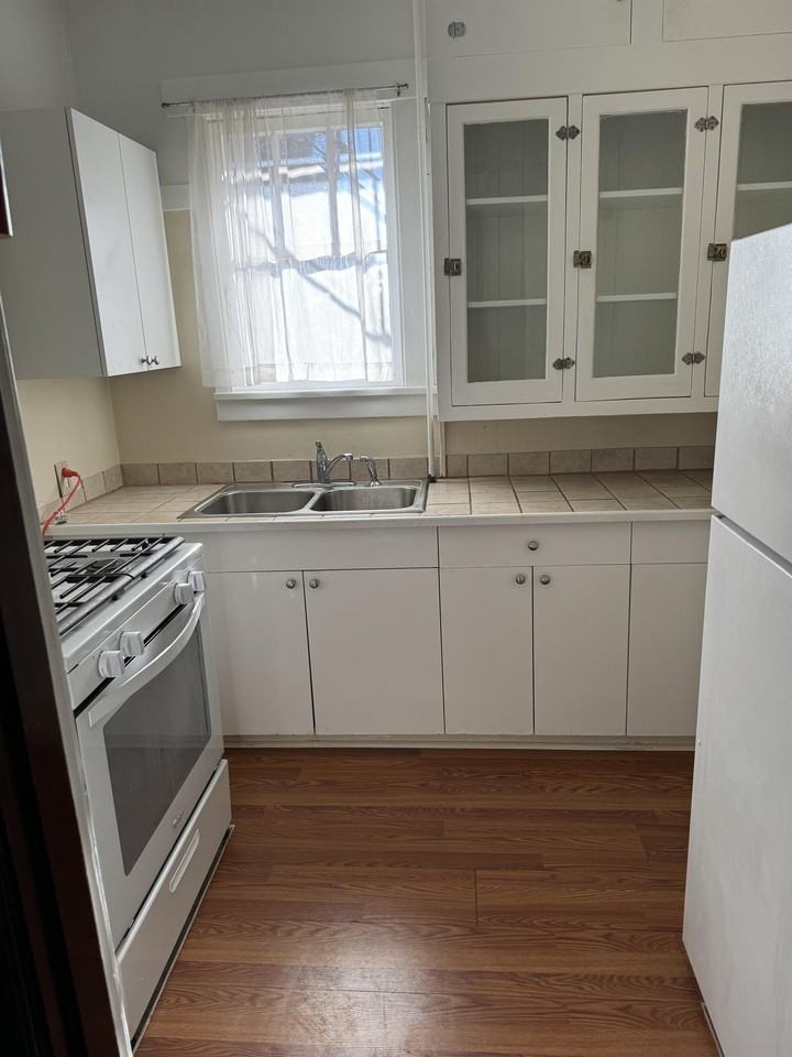 230 S Washington - Photo 3 of 20