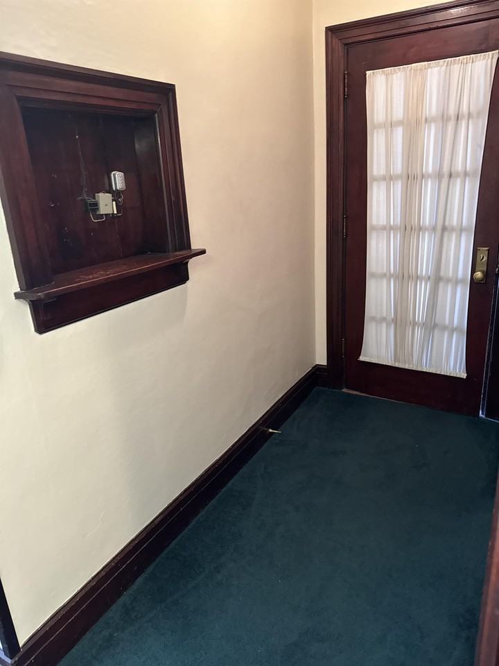 230 S Washington - Photo 6 of 20