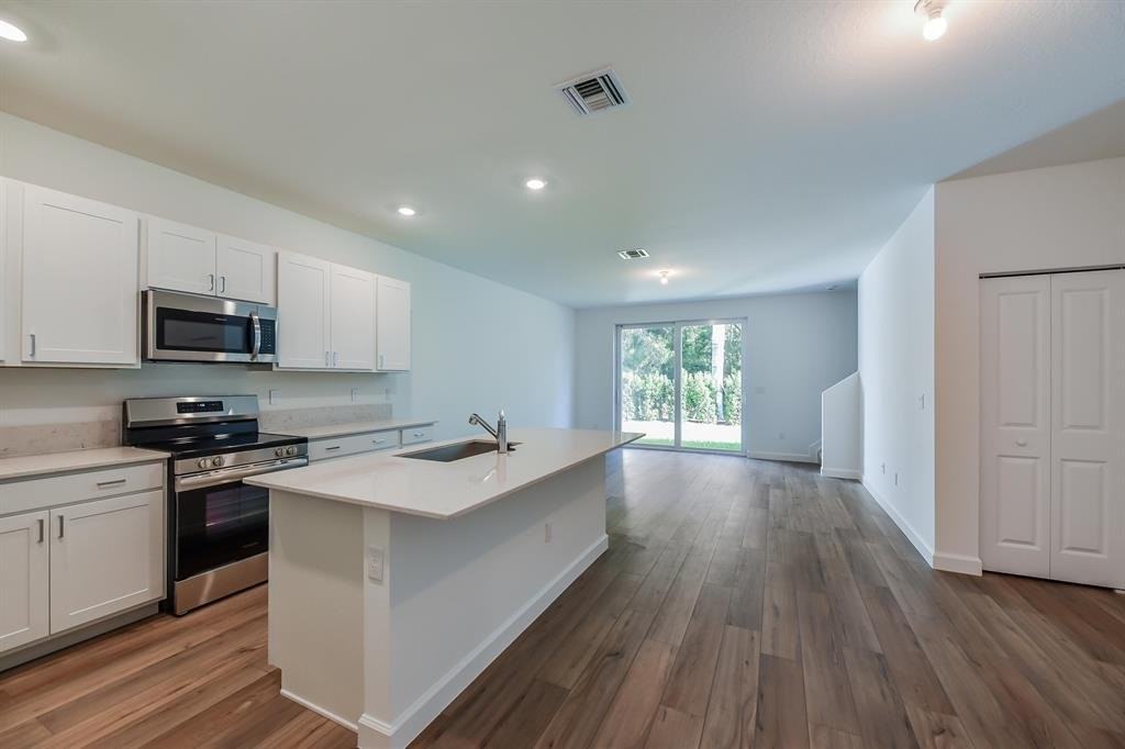 Hollister Ave, Lake Worth, FL 33463 3 Bedroom Apartment for Rent