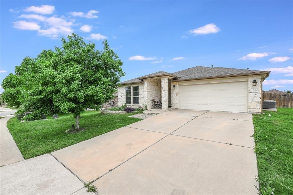 513 Tula Trl - Photo 3 of 8