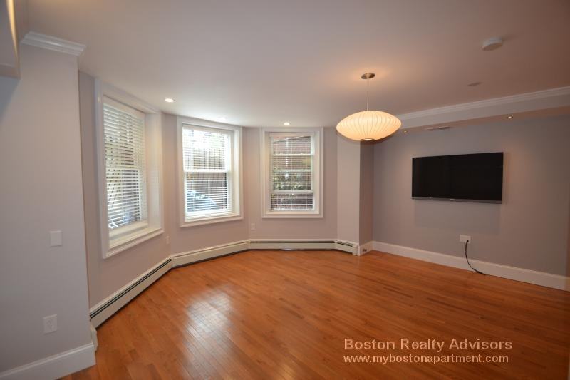 365 Beacon Street - Photo 3 of 9