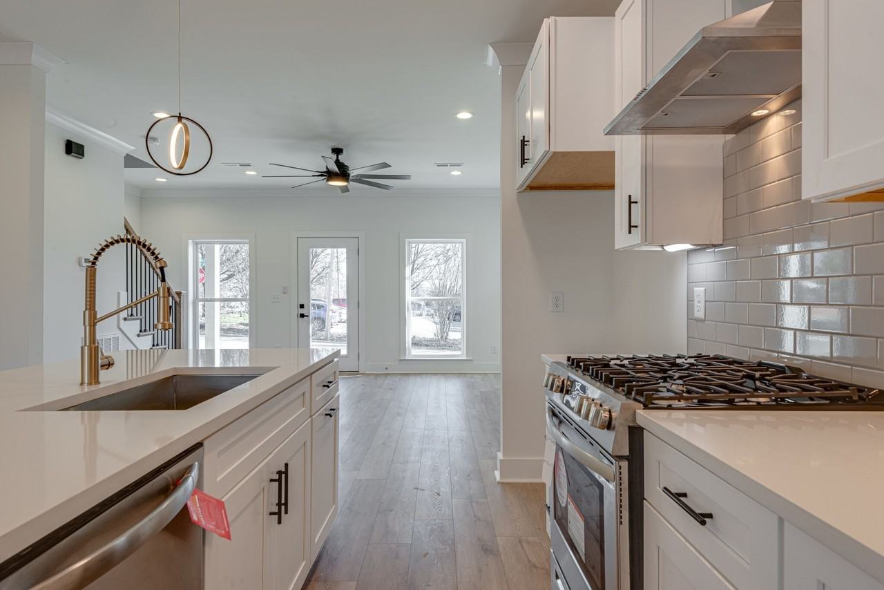 419 Lellyett Ave - Photo 3 of 21