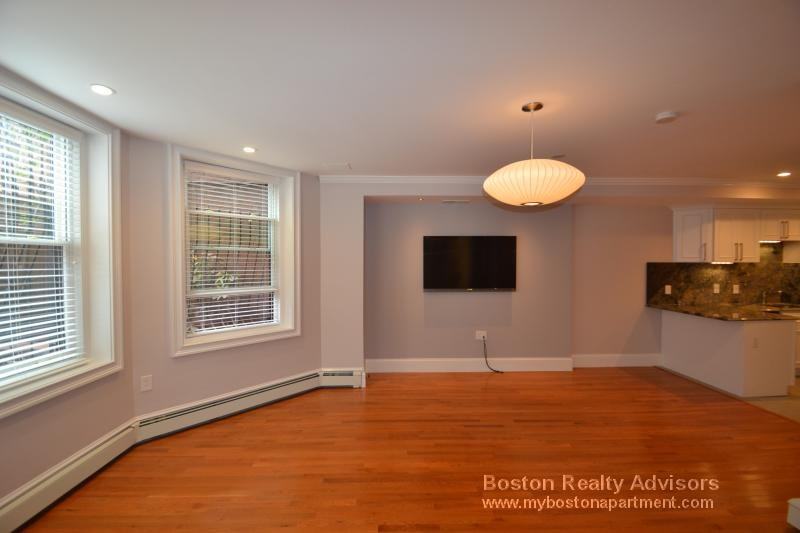 365 Beacon Street - Photo 2 of 9